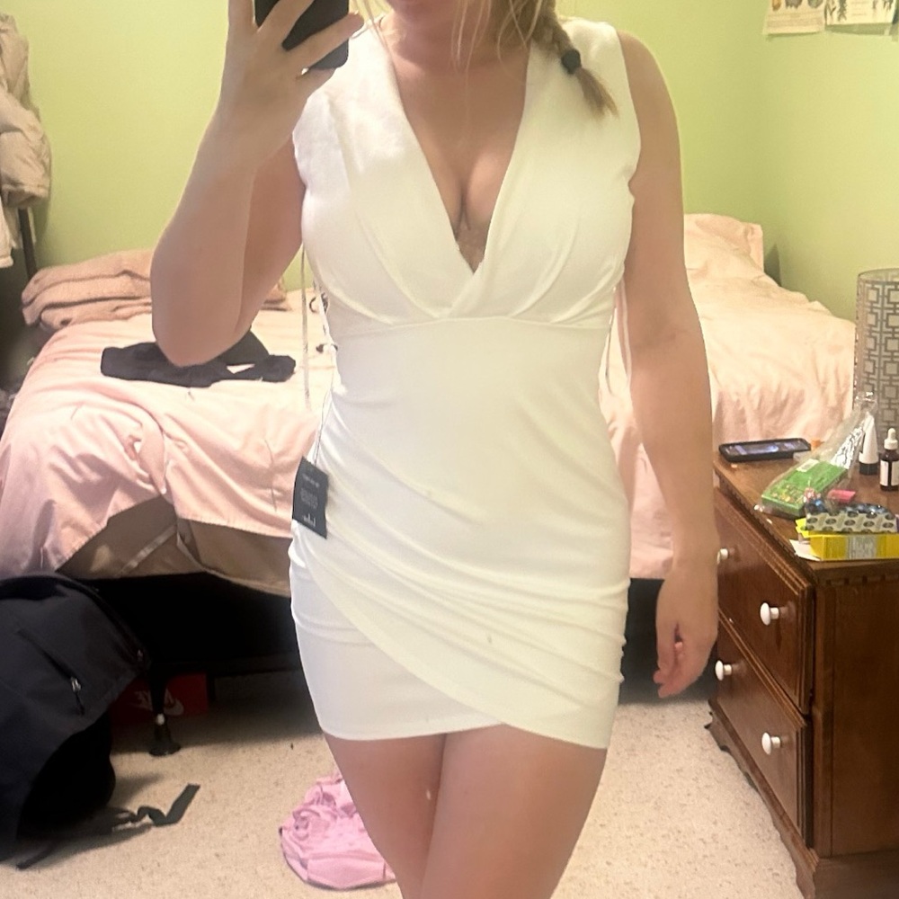 New with tags white lulus plunge neck ruched mini dress size small
